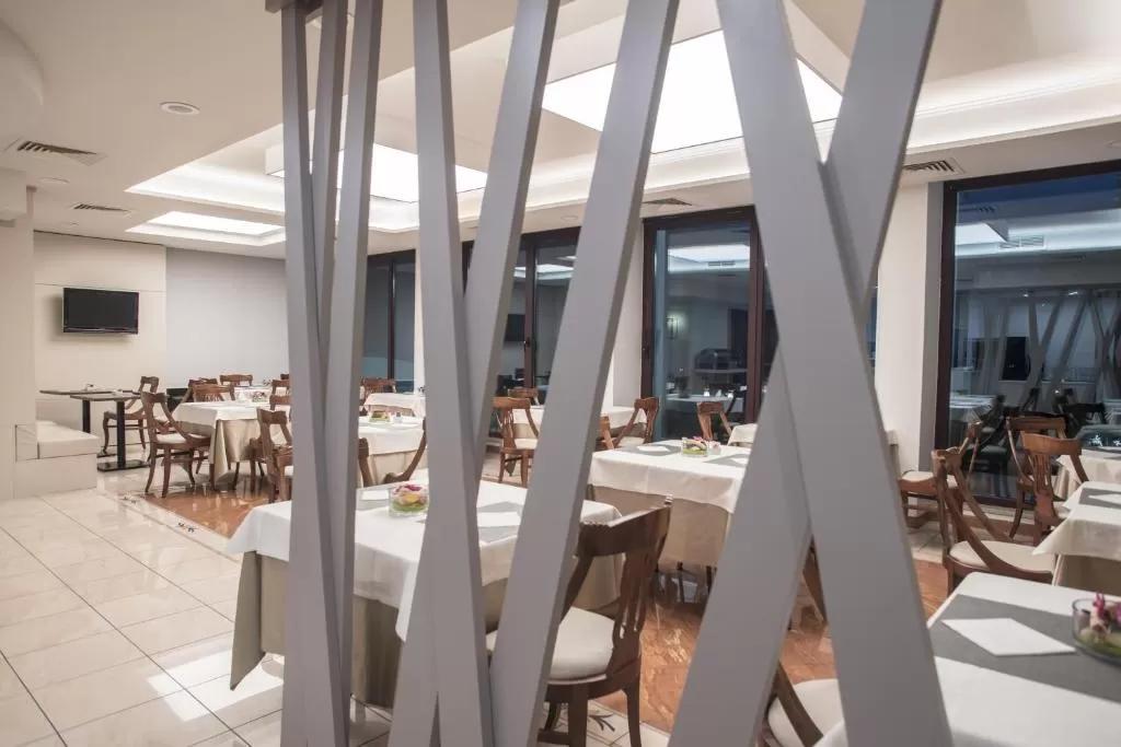 Western Plaza Hotel 4*